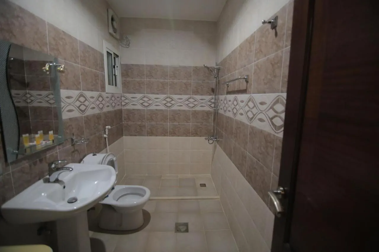 제다 Al-Hamra Furnished Units 아파트 호텔 2*,